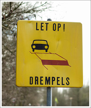 Warnschild Drempels Niederlande